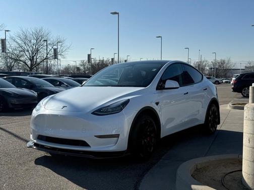 2023 Tesla Model Y Long Range
