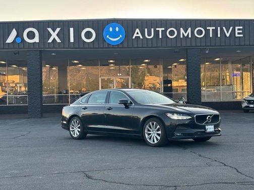 2018 Volvo S90 T6 Momentum