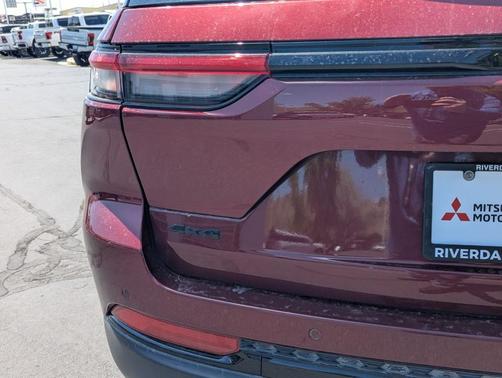 Velvet Red Pearlcoat 2025 Jeep Grand Cherokee Laredo