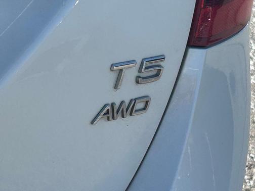 2016 Volvo V60 Cross Country T5 Platinum