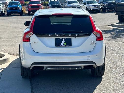 2016 Volvo V60 Cross Country T5 Platinum