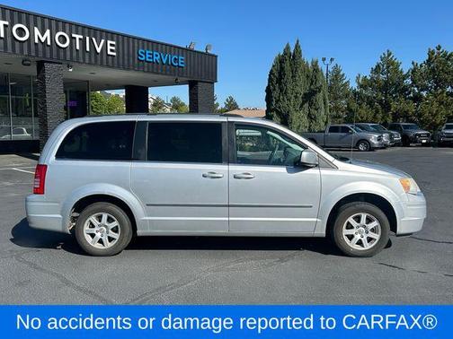 2010 Chrysler Town & Country Touring