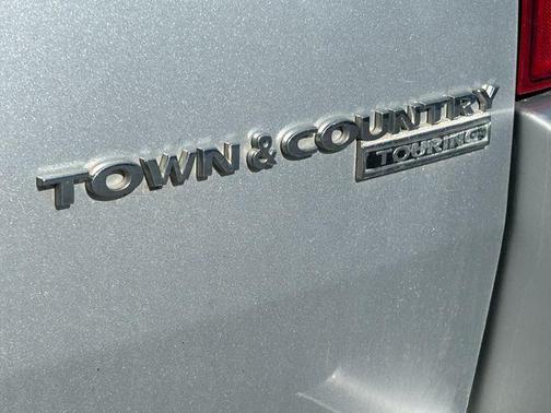 2010 Chrysler Town & Country Touring