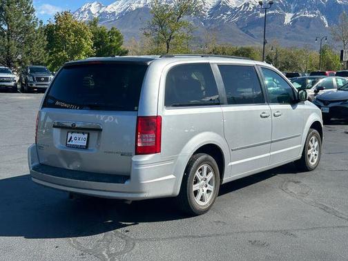 2010 Chrysler Town & Country Touring