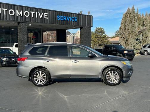 2015 Nissan Pathfinder SV