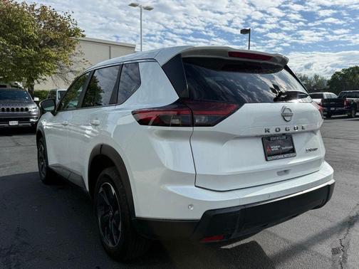 Everest White P 2024 Nissan Rogue SV