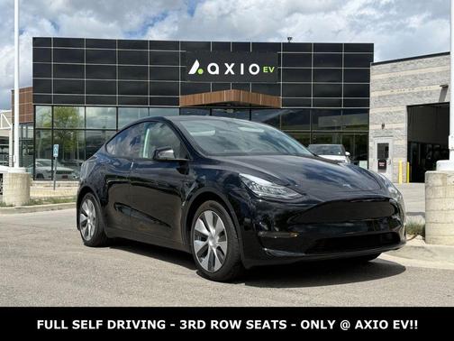Black 2022 Tesla Model Y Long Range