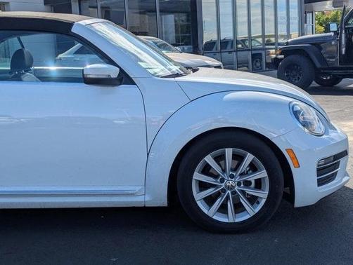 2018 Volkswagen Beetle 2.0T SE