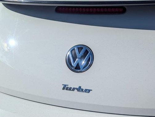 2018 Volkswagen Beetle 2.0T SE