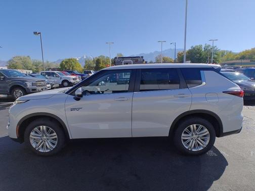 2025 Mitsubishi Outlander PHEV ES