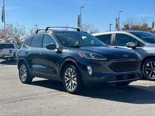 2022 Ford Escape Titanium Hybrid