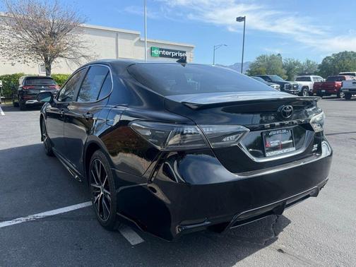 Midnight Black Metallic 2021 Toyota Camry SE