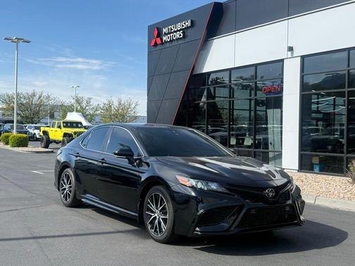 Midnight Black Metallic 2021 Toyota Camry SE