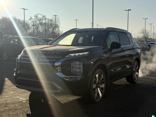 2025 Mitsubishi Outlander SEL