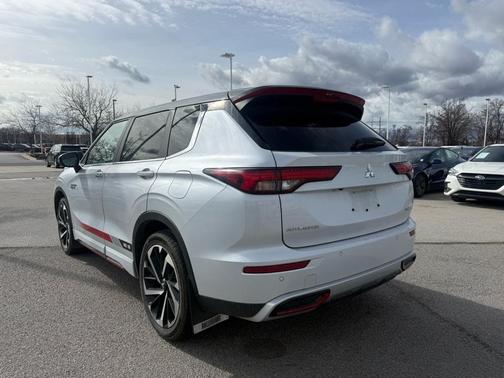 2024 Mitsubishi Outlander PHEV SE