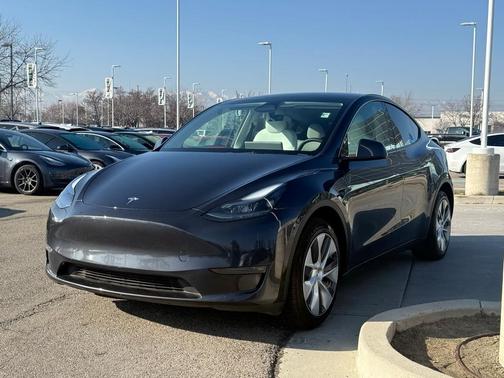 2024 Tesla Model Y Long Range