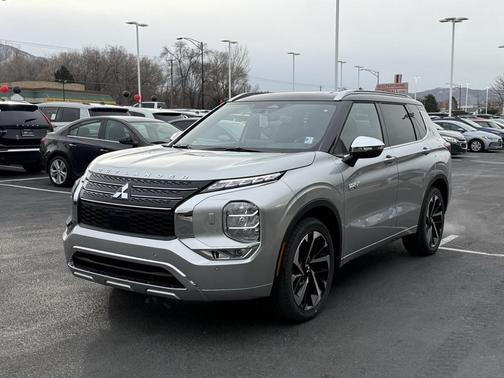 2025 Mitsubishi Outlander PHEV SEL