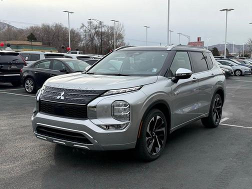2025 Mitsubishi Outlander PHEV SEL