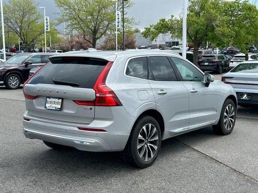 2023 Volvo XC60 B5 Plus Bright Theme