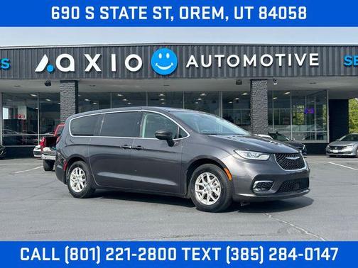 Granite Crystal Clearcoat Metallic 2023 Chrysler Pacifica Touring-L