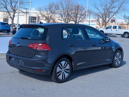 2016 Volkswagen e-Golf SE
