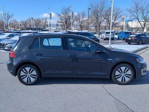 2016 Volkswagen e-Golf SE