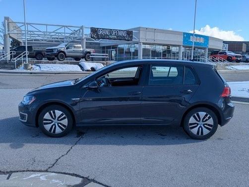 2016 Volkswagen e-Golf SE
