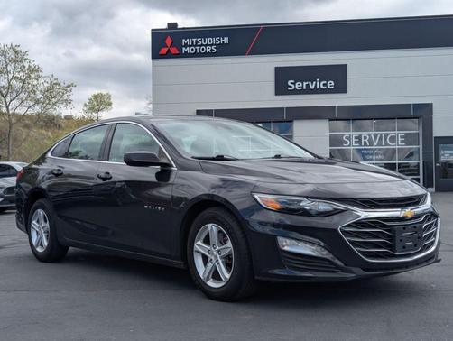 Dark Ash Metallic 2023 Chevrolet Malibu LT