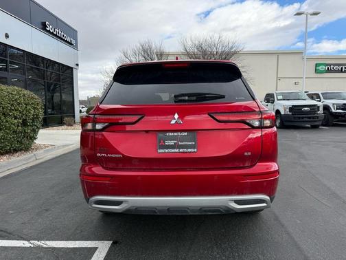 2024 Mitsubishi Outlander SE
