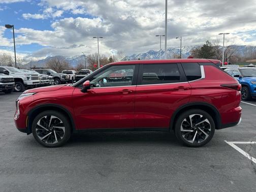 2024 Mitsubishi Outlander SE