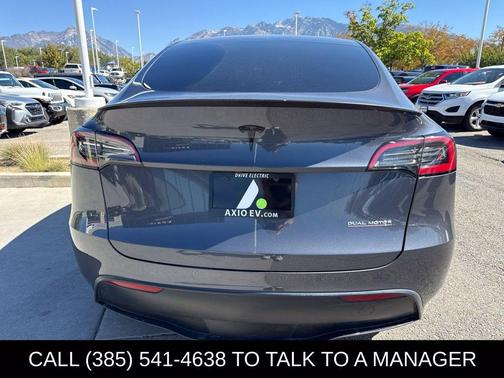Midnight Silver Metallic 2023 Tesla Model Y Performance