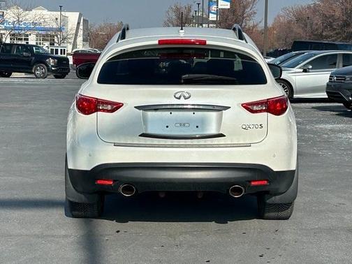2017 INFINITI QX70 Base