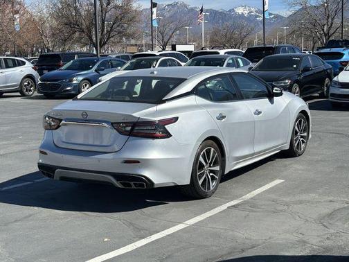 2023 Nissan Maxima SV