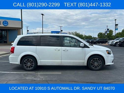 White Knuckle Clearcoat 2018 Dodge Grand Caravan GT
