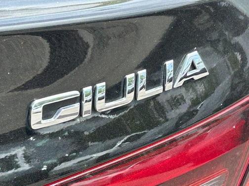 2017 Alfa Romeo Giulia Ti