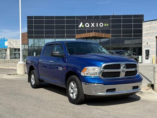 Blue Streak Pearlcoat 2018 RAM 1500 SLT