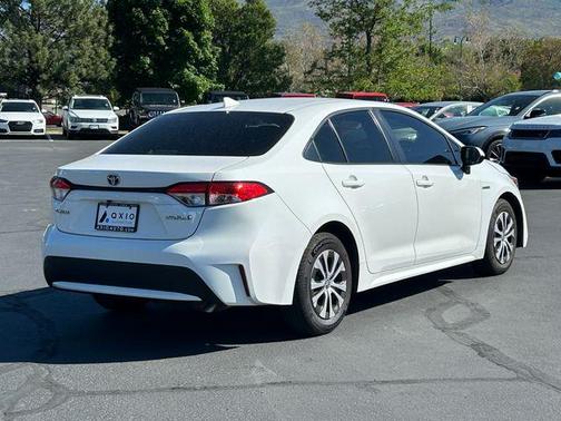 Super White 2021 Toyota Corolla Hybrid LE