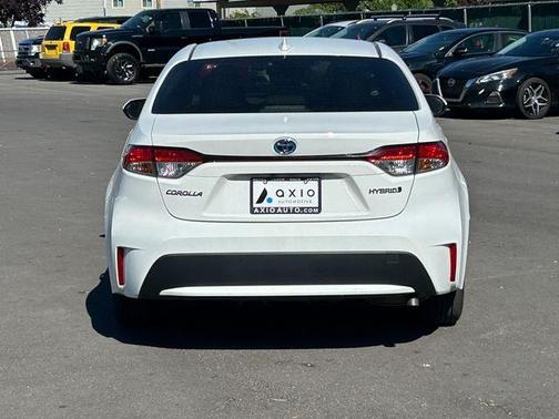 Super White 2021 Toyota Corolla Hybrid LE