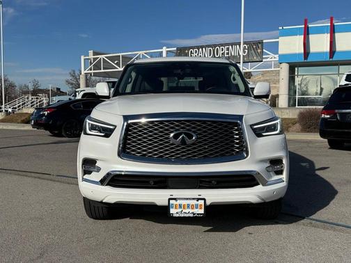 2024 INFINITI QX80 Luxe