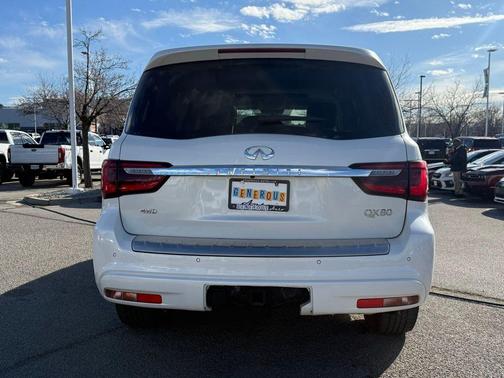 2024 INFINITI QX80 Luxe