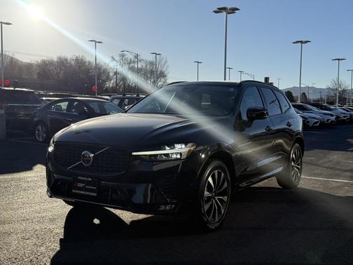 2025 Volvo XC60 B5 Plus