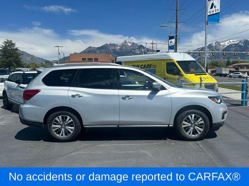 Brilliant Silver Metallic 2020 Nissan Pathfinder SL