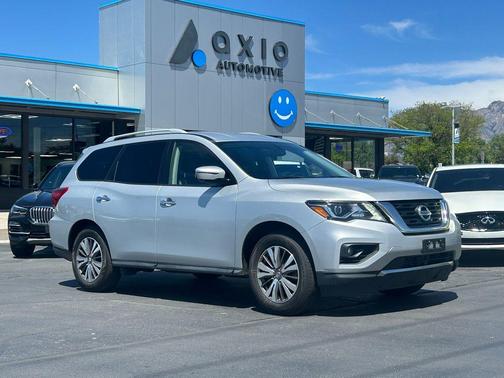Brilliant Silver Metallic 2020 Nissan Pathfinder SL