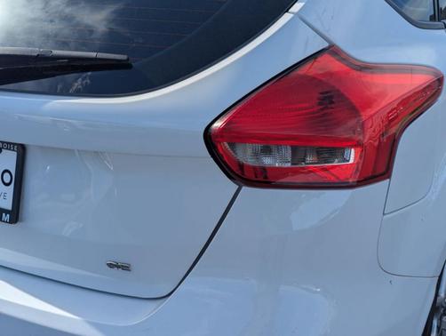 Oxford White 2015 Ford Focus SE
