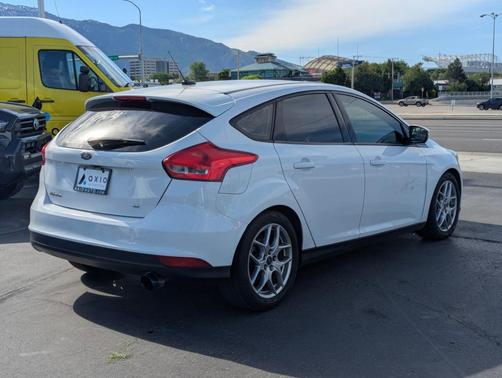 Oxford White 2015 Ford Focus SE
