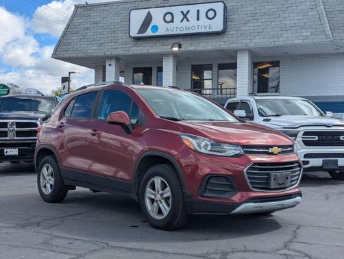 Crimson Metallic 2022 Chevrolet Trax LT