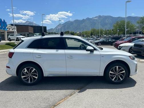 2022 Audi Q5 45 S line quattro Premium