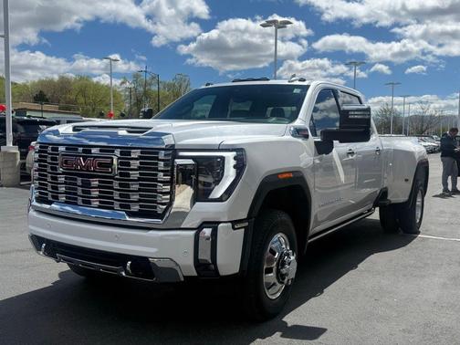 White Frost Tri-Coat 2024 GMC Sierra 3500 Denali