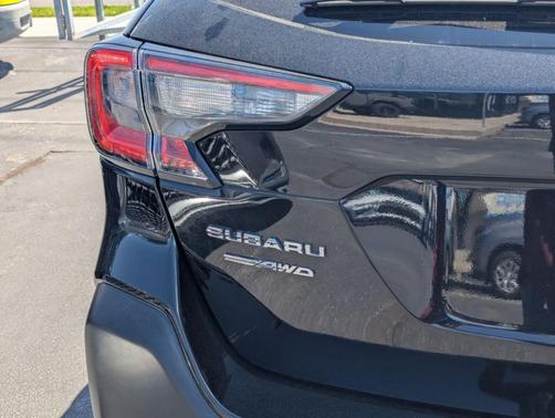 Crystal Black Silica 2024 Subaru Outback Limited