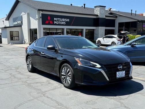 Black 2024 Nissan Altima 2.5 SV